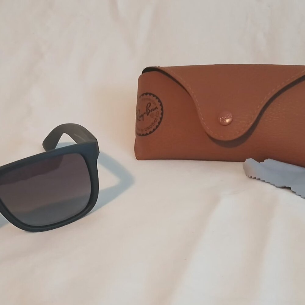 Ray-Ban's Justin Polarized Sunglasses - Picture 2 of 8